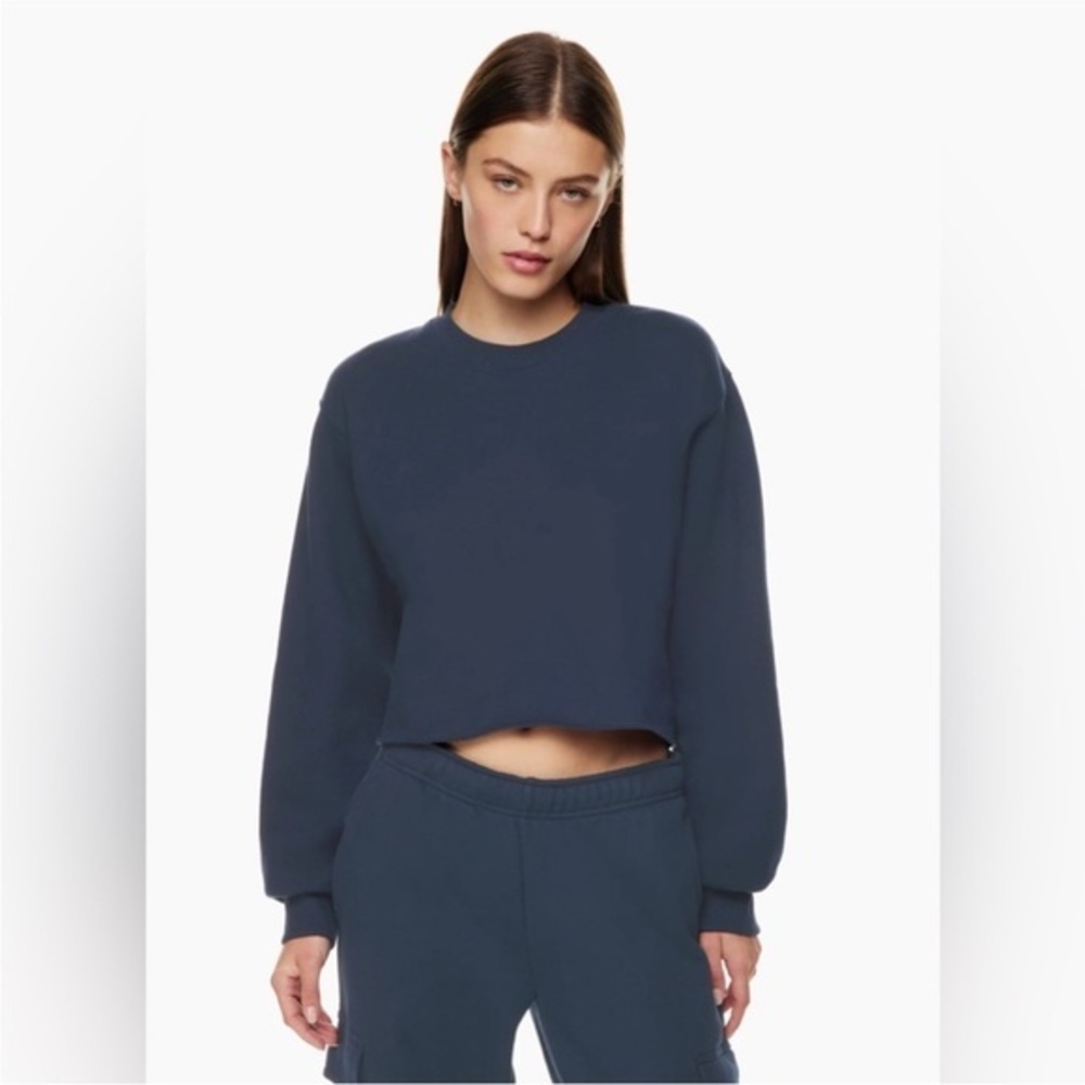 Aritzia TNA Sweatfleece Cozy Fleece Perfect Fit Crop in Navy Extra Small NWT